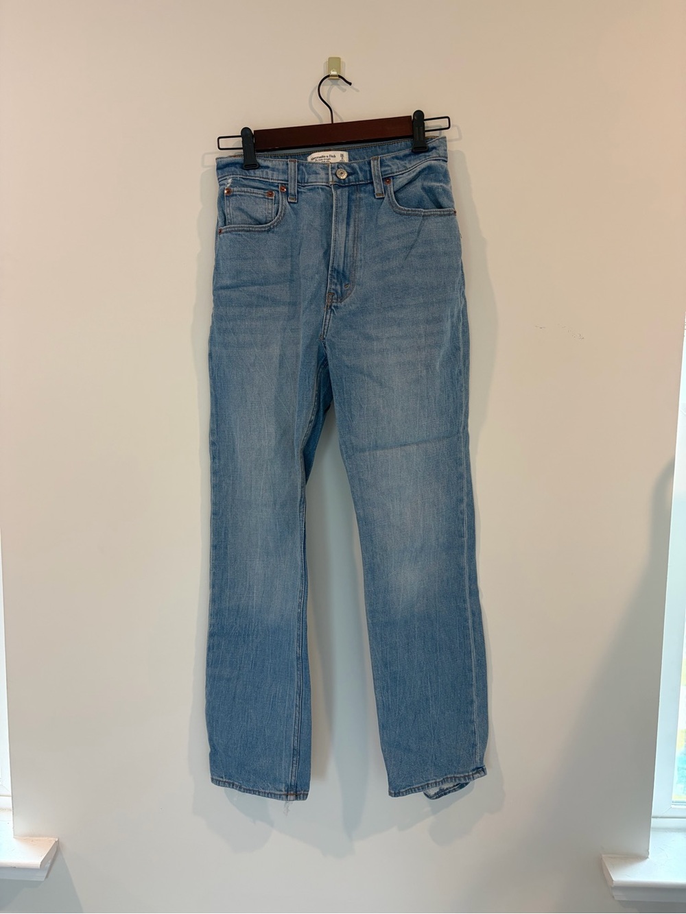 Abercrombie & Fitch Light Blue Ankle Straight Ultra High Rise Jeans Size Long